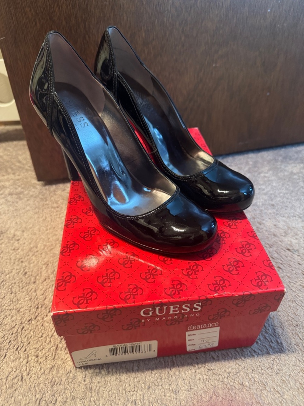 Guess Black Patent Leather Rounded-Toe Pumps